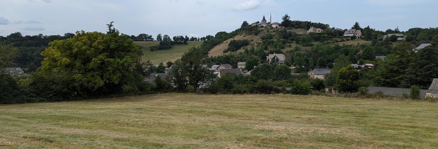 Terrain  2027 m² à vendre à Bertholène (12310)