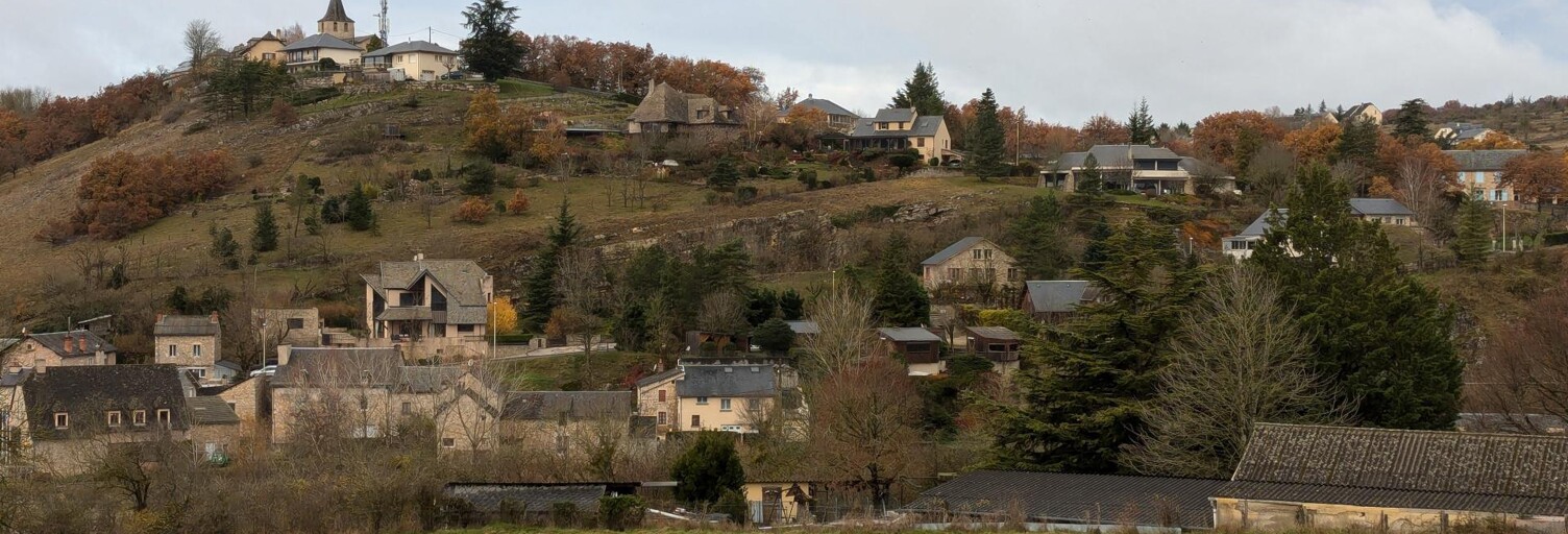 Terrain  2026 m² à vendre à Montrozier (12630)