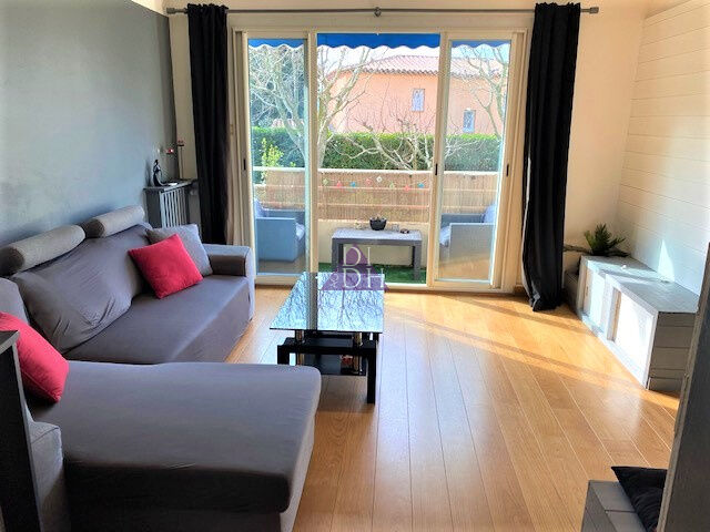 Appartement  T3 à louer Hyères 83400