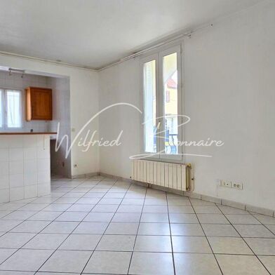 Appartement 3 pièces 993 €