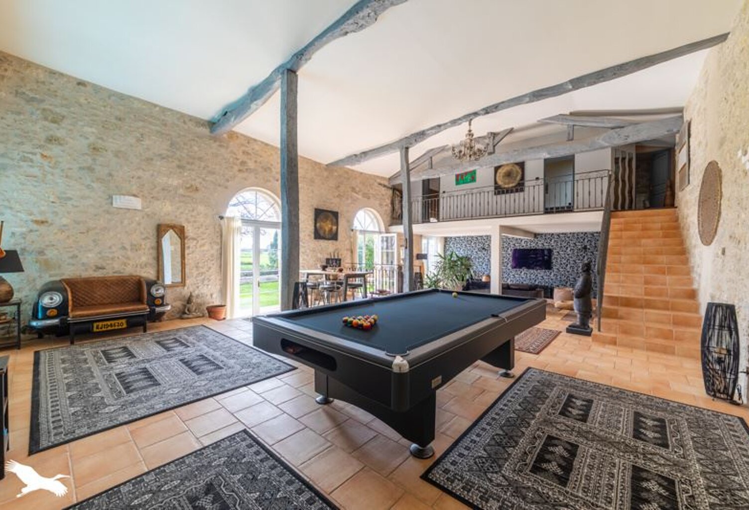 Maison en pierre de 11 pièces principales — photo 1