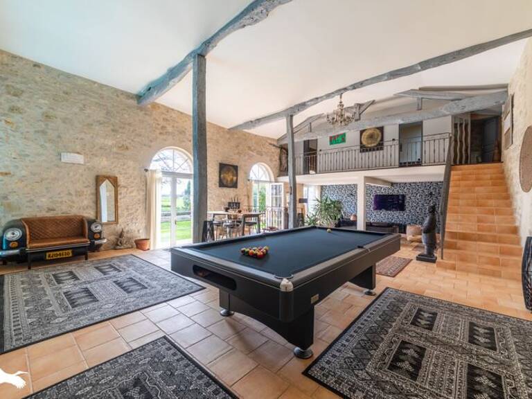 Maison en pierre de 11 pièces principales — photo 1