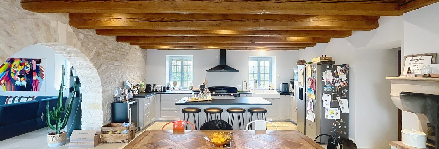 Maison 8 Pièces 234 m² à vendre à Fragnes-la-Loyère (71530)