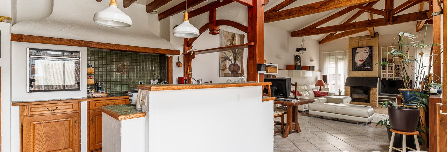 Immeuble  205 m² à vendre à Bordeaux (33300)