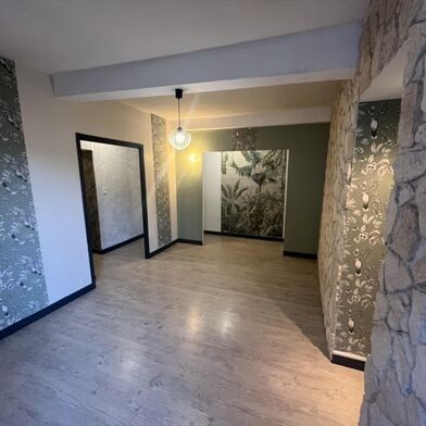 Appartement 4 pièces 143640 €