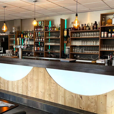 Commerce  770000 €