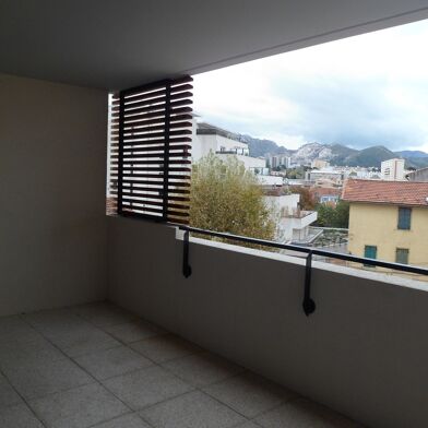 Appartement 3 pièces 1021 €