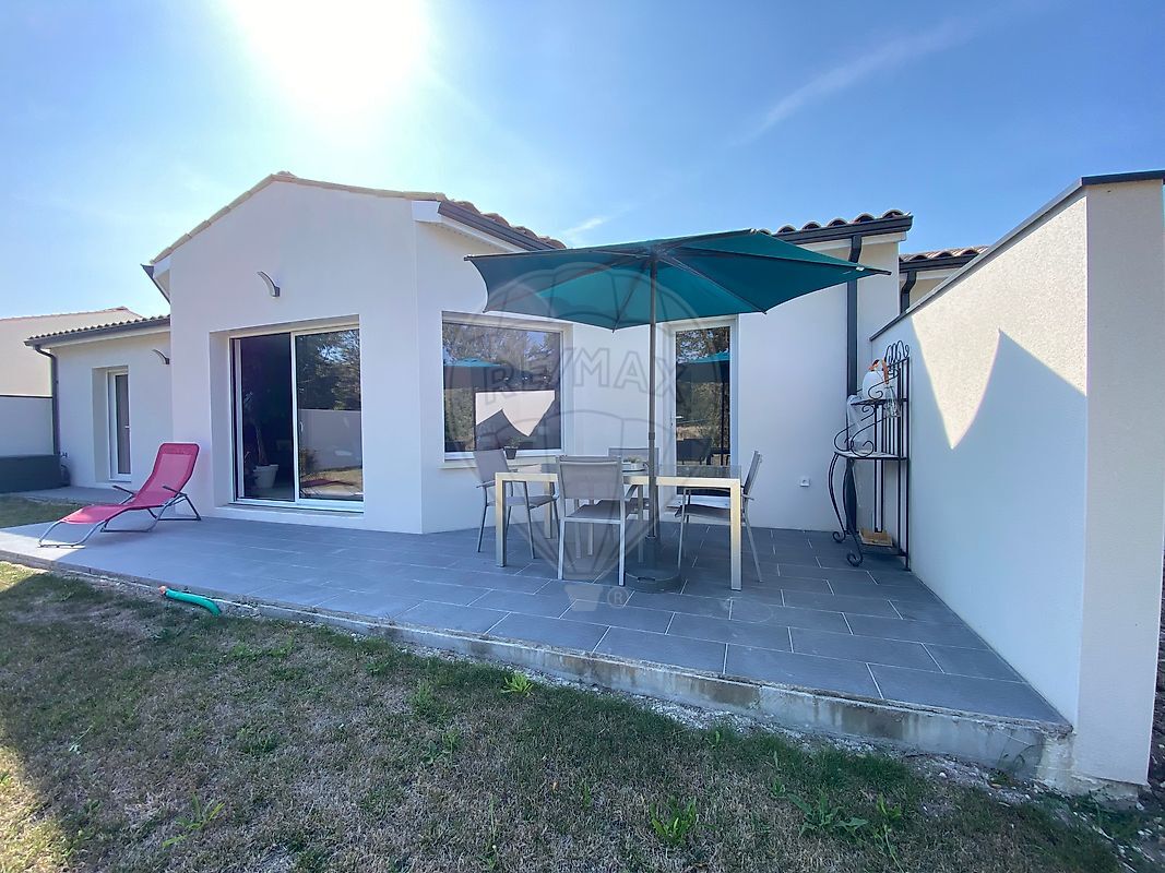 Villa / Maison  T4 à vendre Semussac 17120