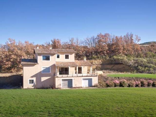 Villa contemporaine au calme – vue dominante, grands volumes, terrasses & prestations haut de gamme — photo du bien