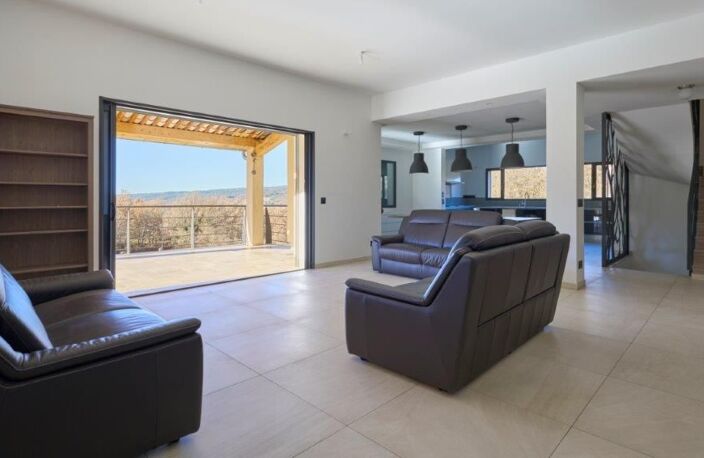 Villa contemporaine au calme – vue dominante, grands volumes, terrasses & prestations haut de gamme — photo 3