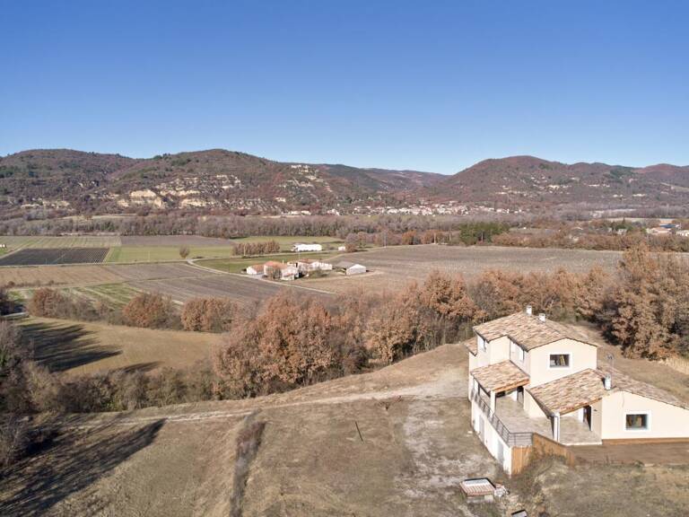 Villa contemporaine au calme – vue dominante, grands volumes, terrasses & prestations haut de gamme — photo 1