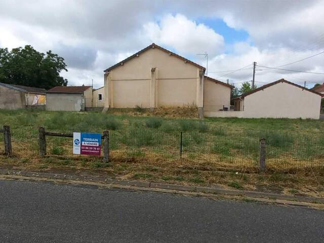 Terrain à bâtir - 823 m² — photo du bien