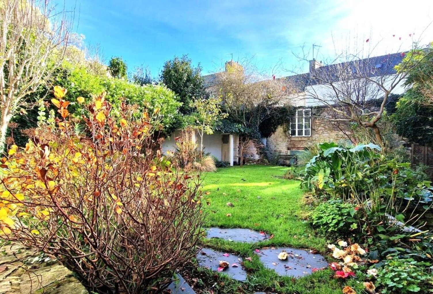 A vendre-Bretagne-Finistère-Douarnenez-maison-jardin-sous-sol — photo 1