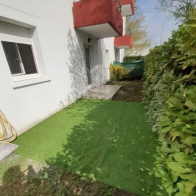 Appartement 3 pièces 830 €