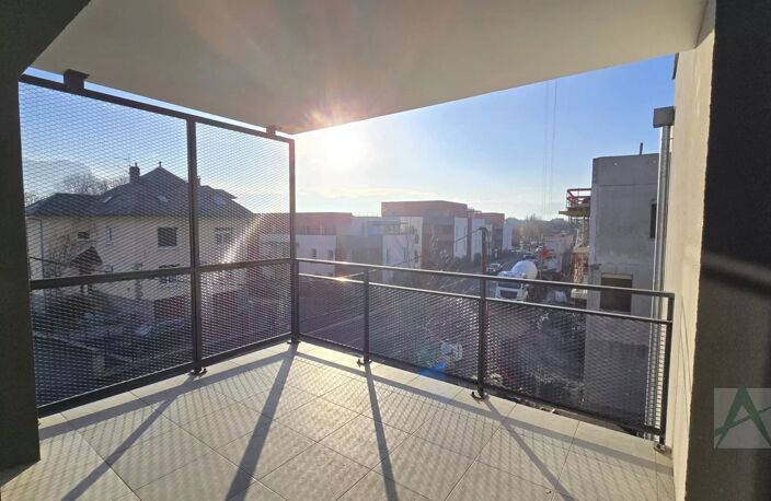 SAINT-BALDOPH - T3 avec terrasse, balcon et garage — photo 2