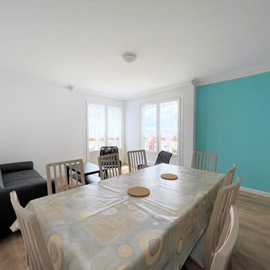 Appartement 6 pièces 390 €