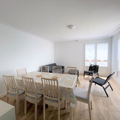 Appartement 6 pièces 390 €