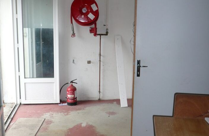 ⚜ A LOUER CHATEAUBERNARD Zone Commercial Local Bureau ⚜ — photo 5