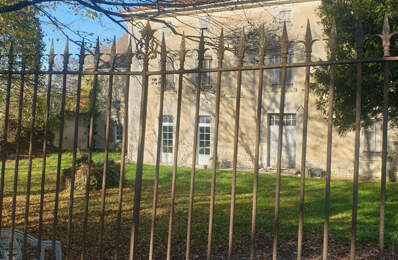Maison de 400 m² habitables à vendre, proche Barbezieux (16), dépendances d’environ 1 000 m², terrain de 12 000 m² !!! — photo du bien