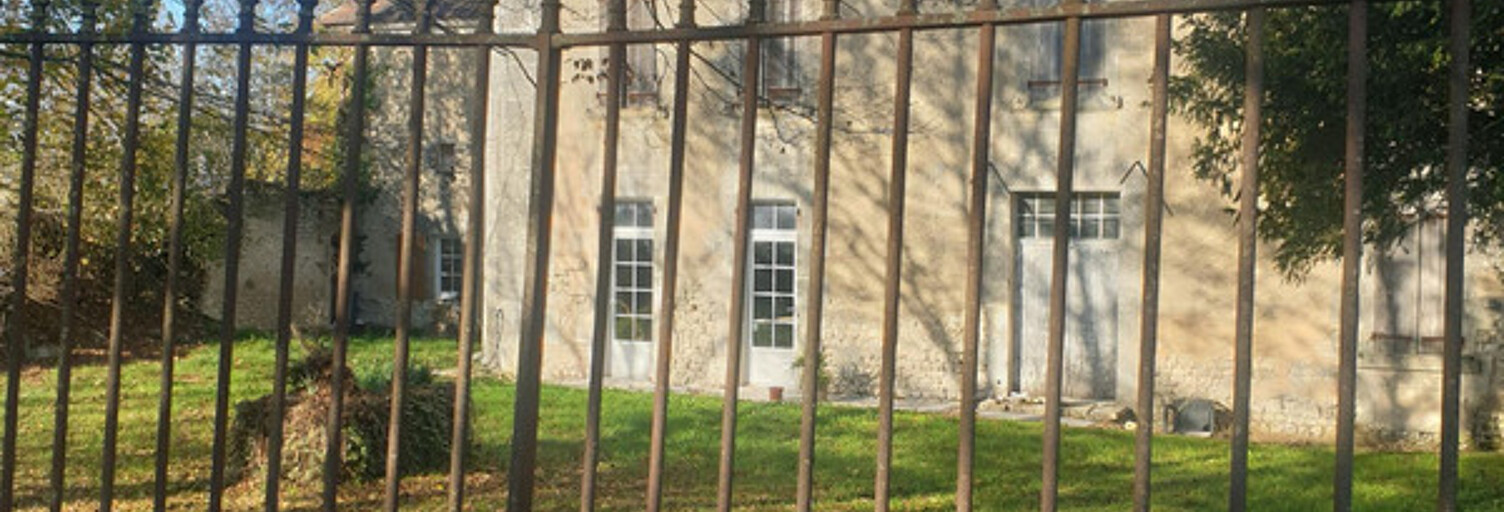 Maison 8 Pièces 406 m² à vendre à Barbezieux-Saint-Hilaire (16300)