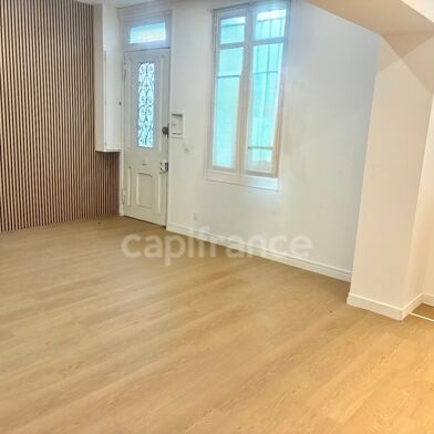 Maison 9 pièces 349900 €