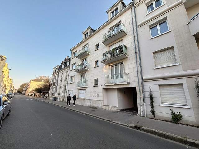 Appartement À Vendre — photo du bien