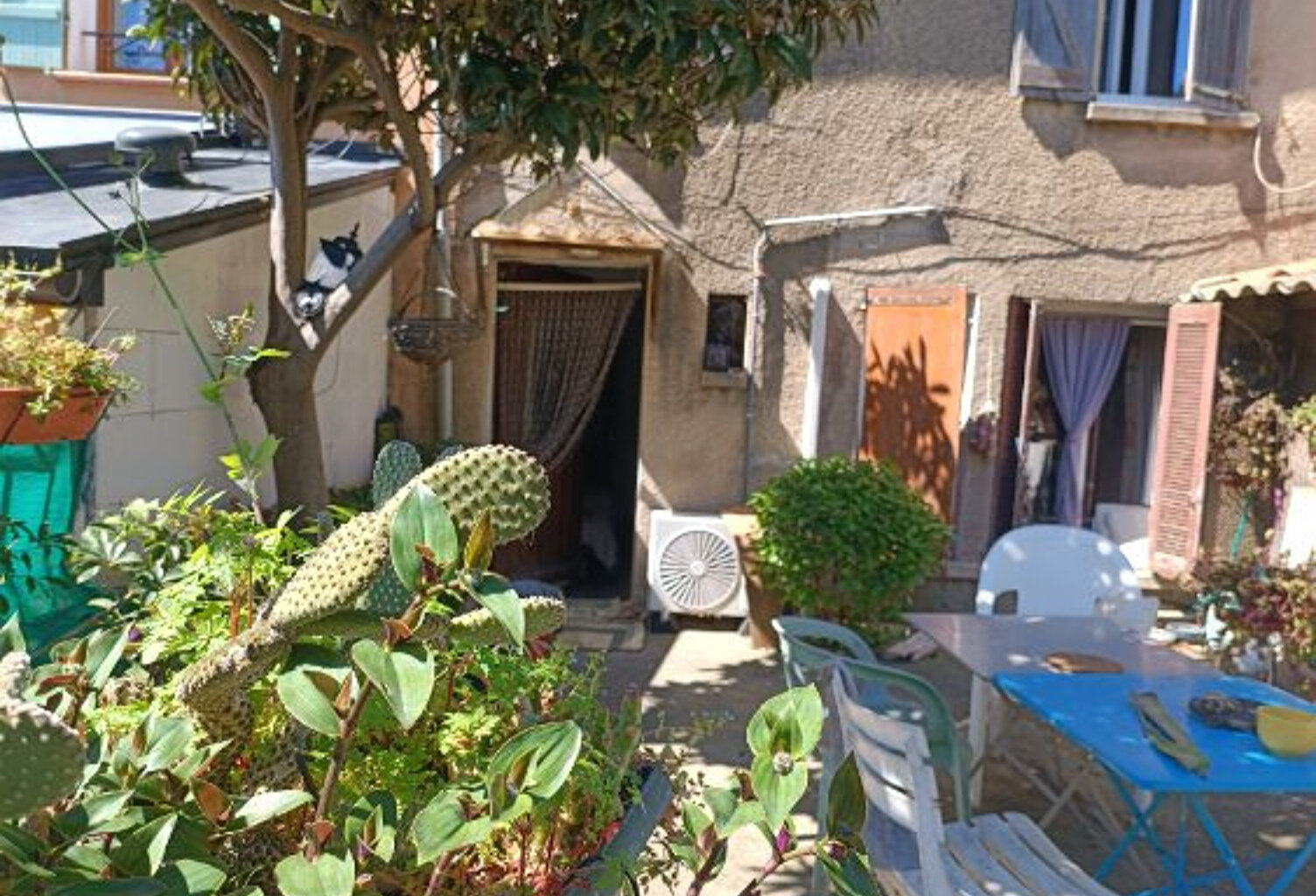 MAISON DE VILLAGE AVEC JARDIN — photo 1
