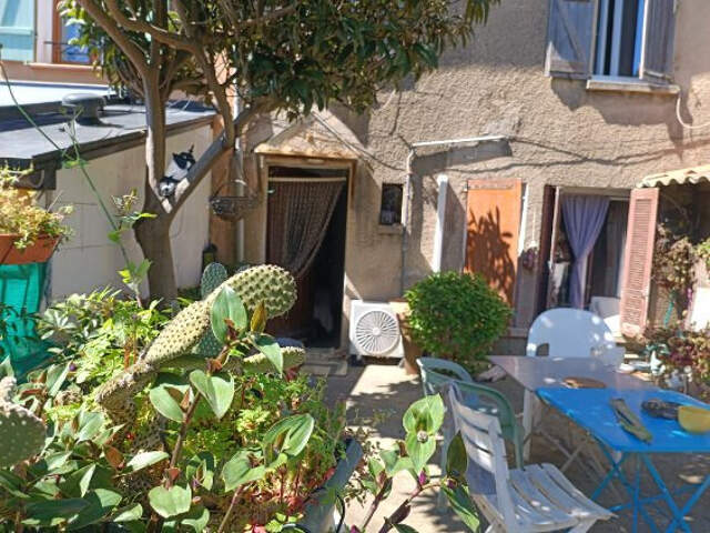MAISON DE VILLAGE AVEC JARDIN — photo du bien