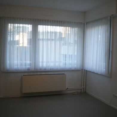 Appartement 1 pièces 700 €