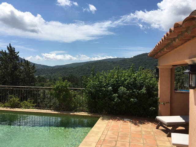 VILLA AVEC PISCINE 2 000 m2 PLEIN SUD VUE DOMINANTE — photo du bien