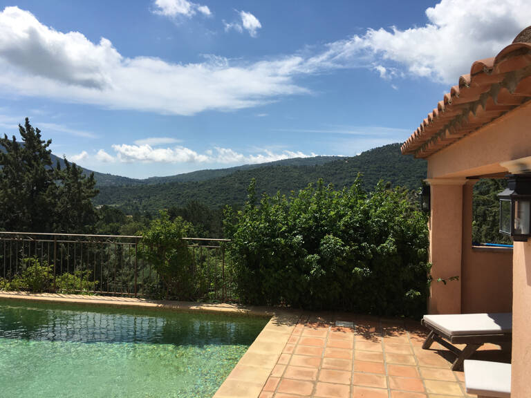 VILLA AVEC PISCINE 2 000 m2 PLEIN SUD VUE DOMINANTE — photo 1
