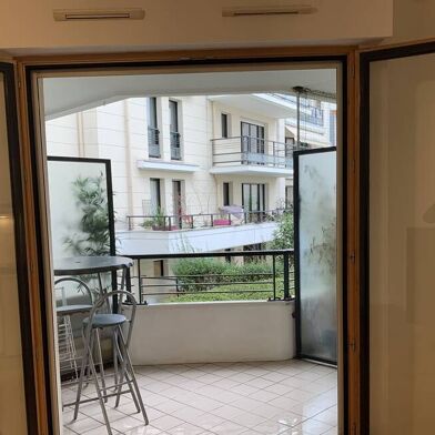 Appartement 1 pièces 1090 €