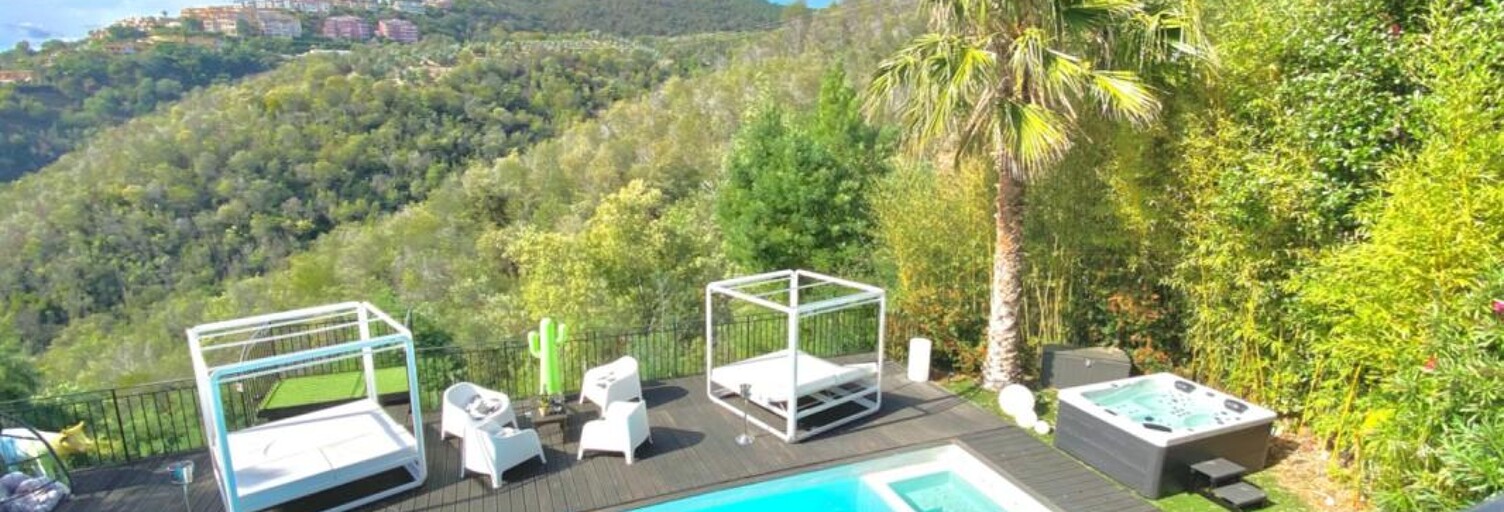 Maison 5 Pièces 155 m² à louer à Mandelieu-la-Napoule (06210)