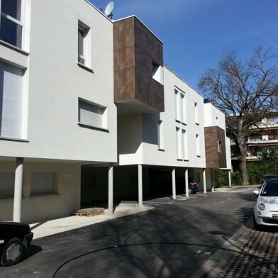 Appartement 2 pièces 825 €