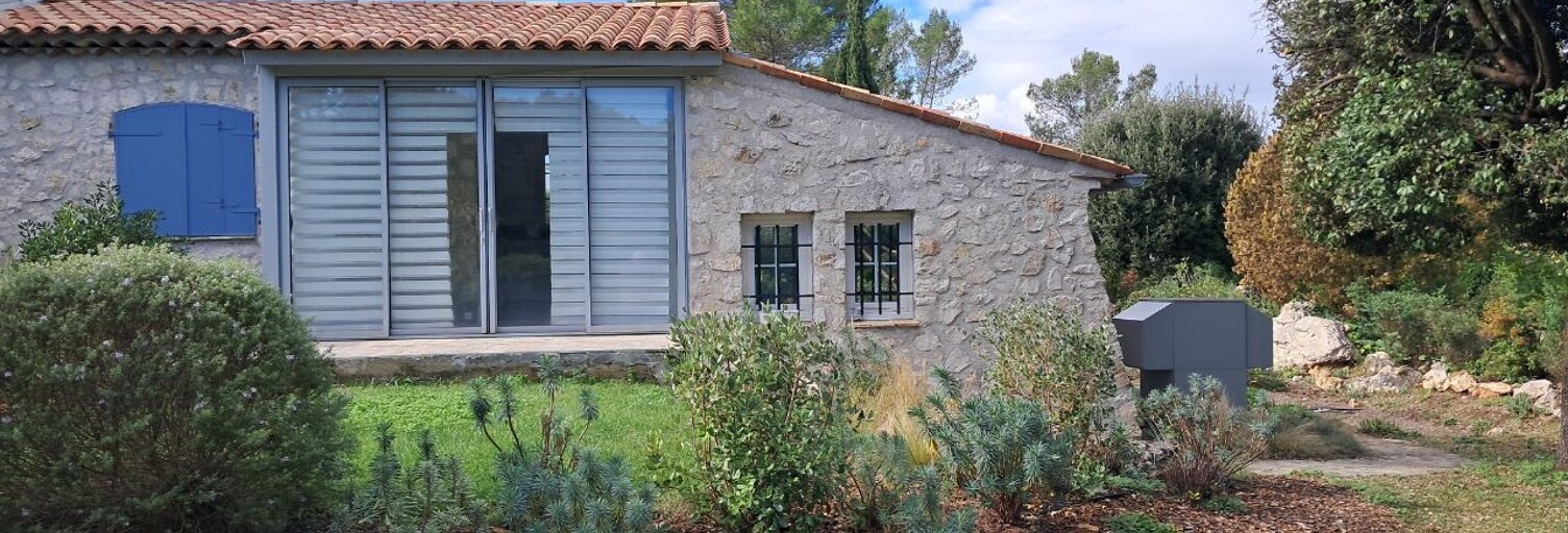 Appartement 1 Pièce 28 m² à louer à Roquefort-les-Pins (06330)