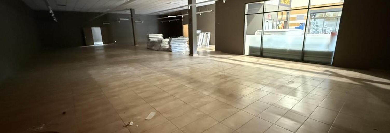 Commerce  360 m² à louer à Saint-Pierre (97410)
