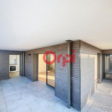 Appartement 4 pièces 2520 €