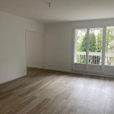 Appartement 3 pièces 900 €