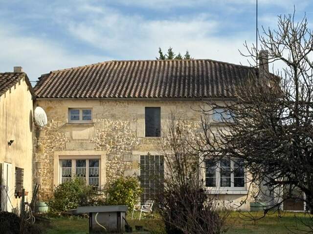 Targon : Charme de la pierre et potentiel 5 pièces 232m2, 4 chambres — photo du bien