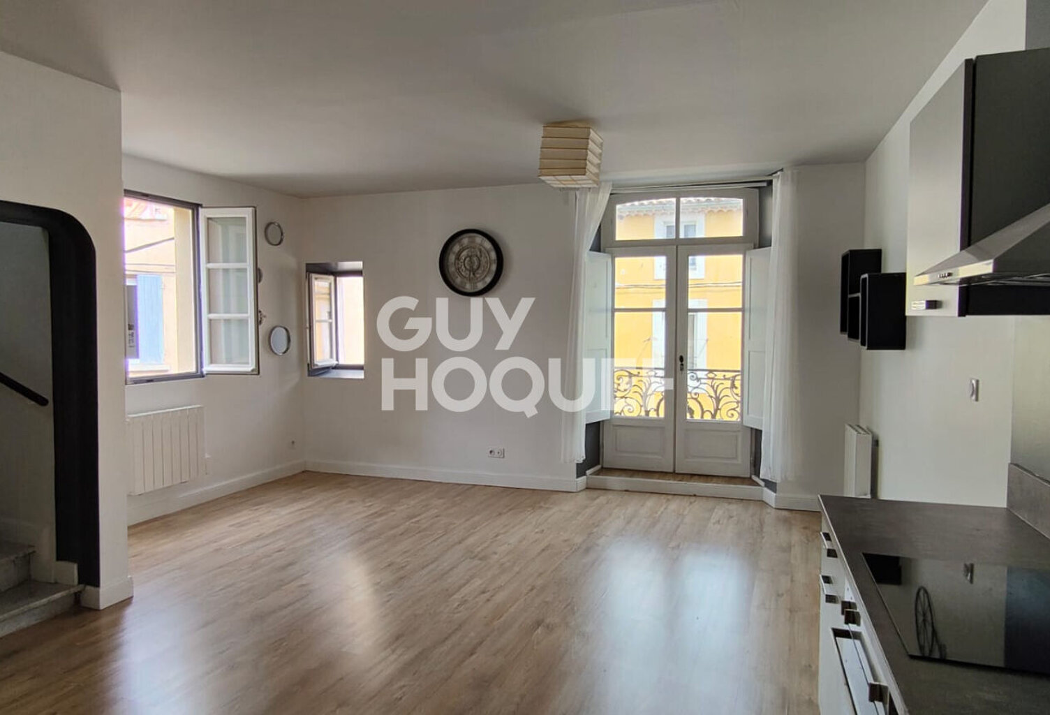 Appartement / Maison de ville - type 4 - cour + garage - CARPENTRAS CV — photo 1