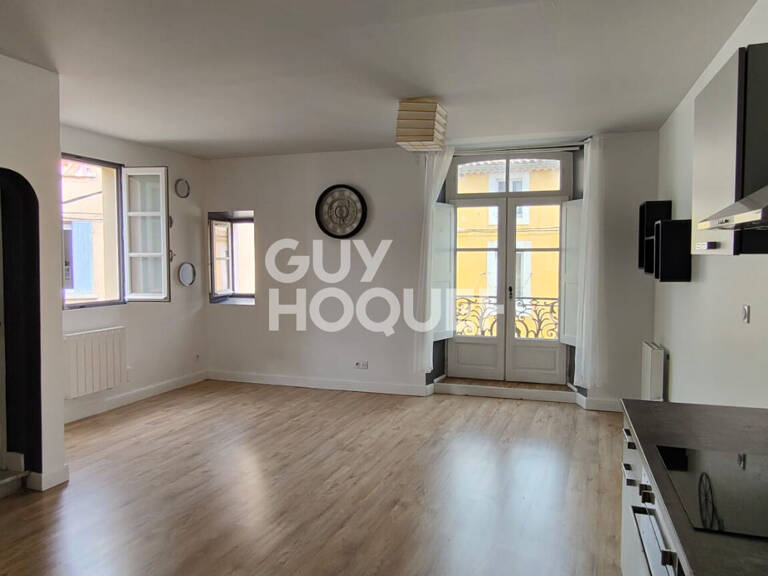 Appartement / Maison de ville - type 4 - cour + garage - CARPENTRAS CV — photo 1