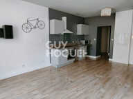Appartement / Maison de ville - type 4 - cour + garage - CARPENTRAS CV — photo 2