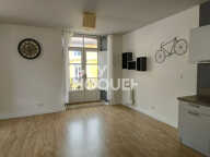 Appartement / Maison de ville - type 4 - cour + garage - CARPENTRAS CV — photo 3