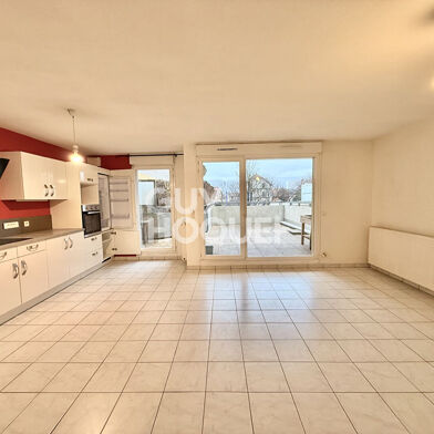 Appartement 3 pièces 893 €