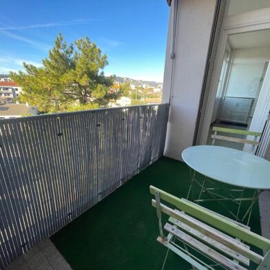 Appartement 4 pièces 950 €