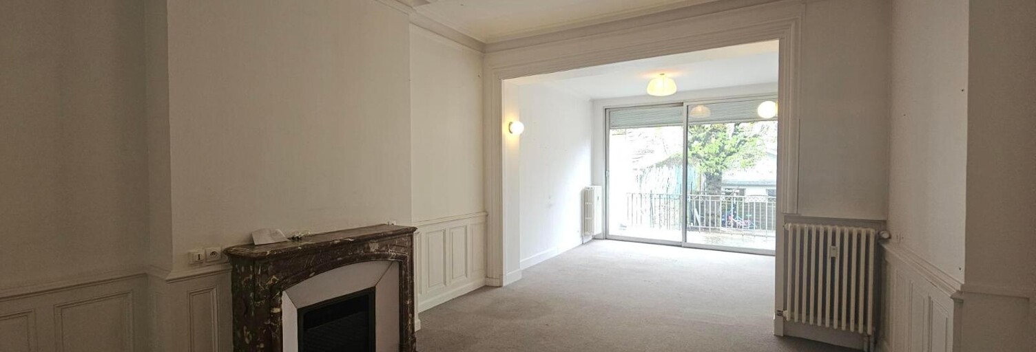 Bureau  52 m² à louer à Tours (37000)