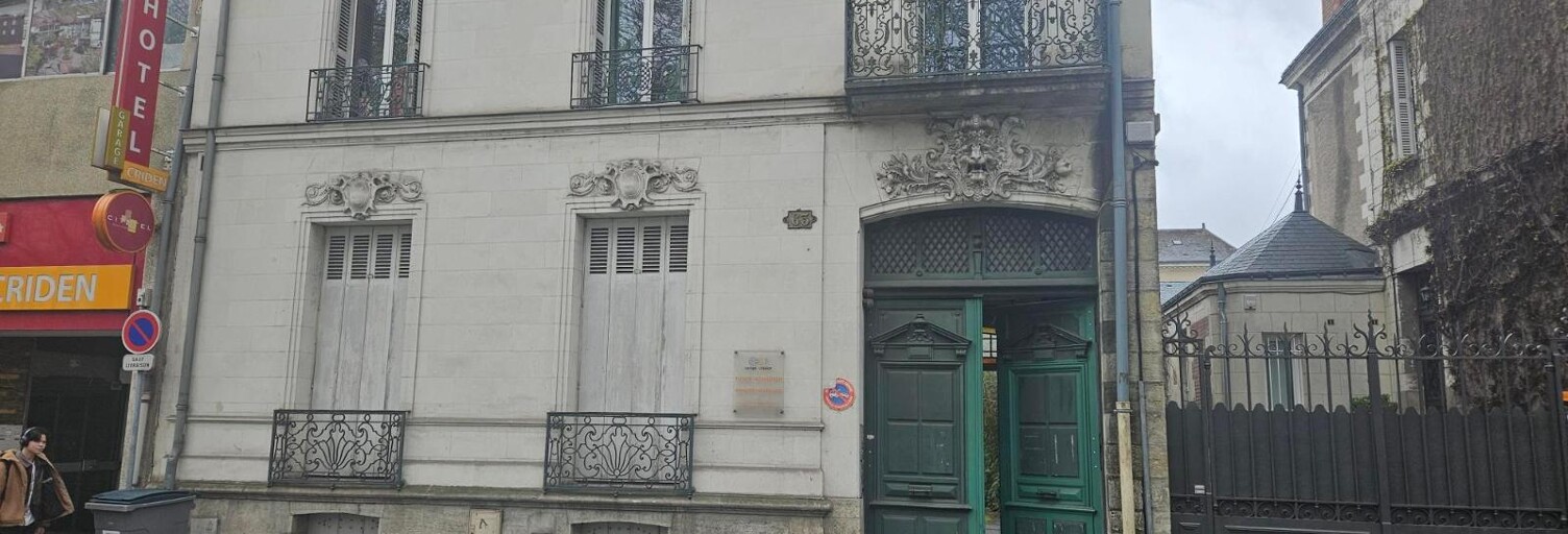 Bureau  52 m² à louer à Tours (37000)