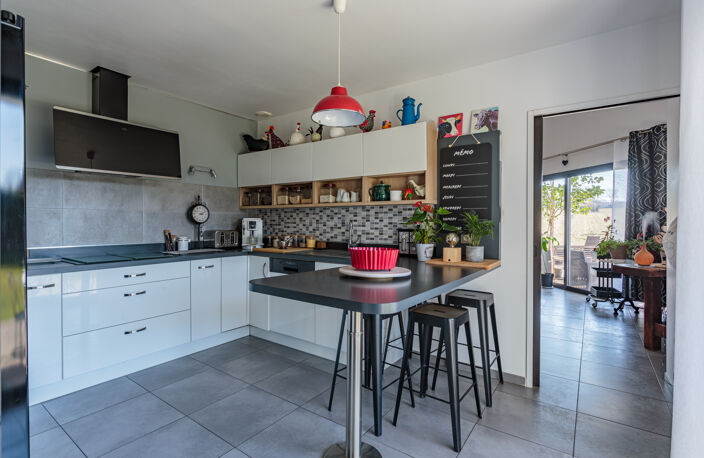 Centre ville, maison plain-pied T5, 4 chambres, piscine et g — photo 3