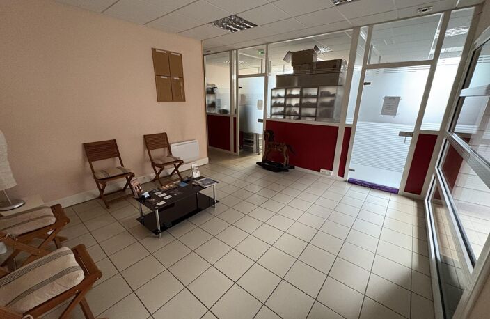Vente immeuble  225 m² Le Neubourg (27110) — photo 2