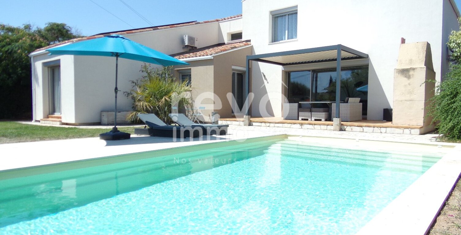 Villa — photo 1